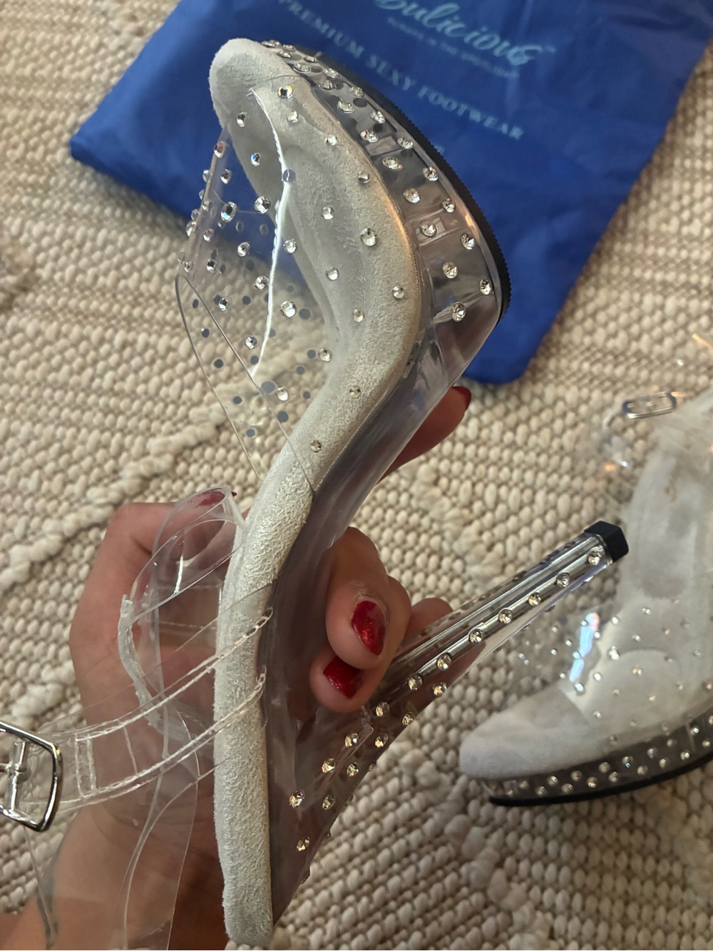 Bodybuilding competition Heels is suitable for US8 and it’s tight - Picture 7 of 7